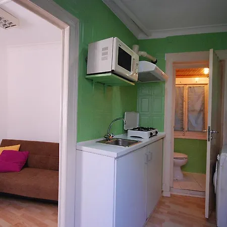 Lovely Studio - Heart Of Lisboa